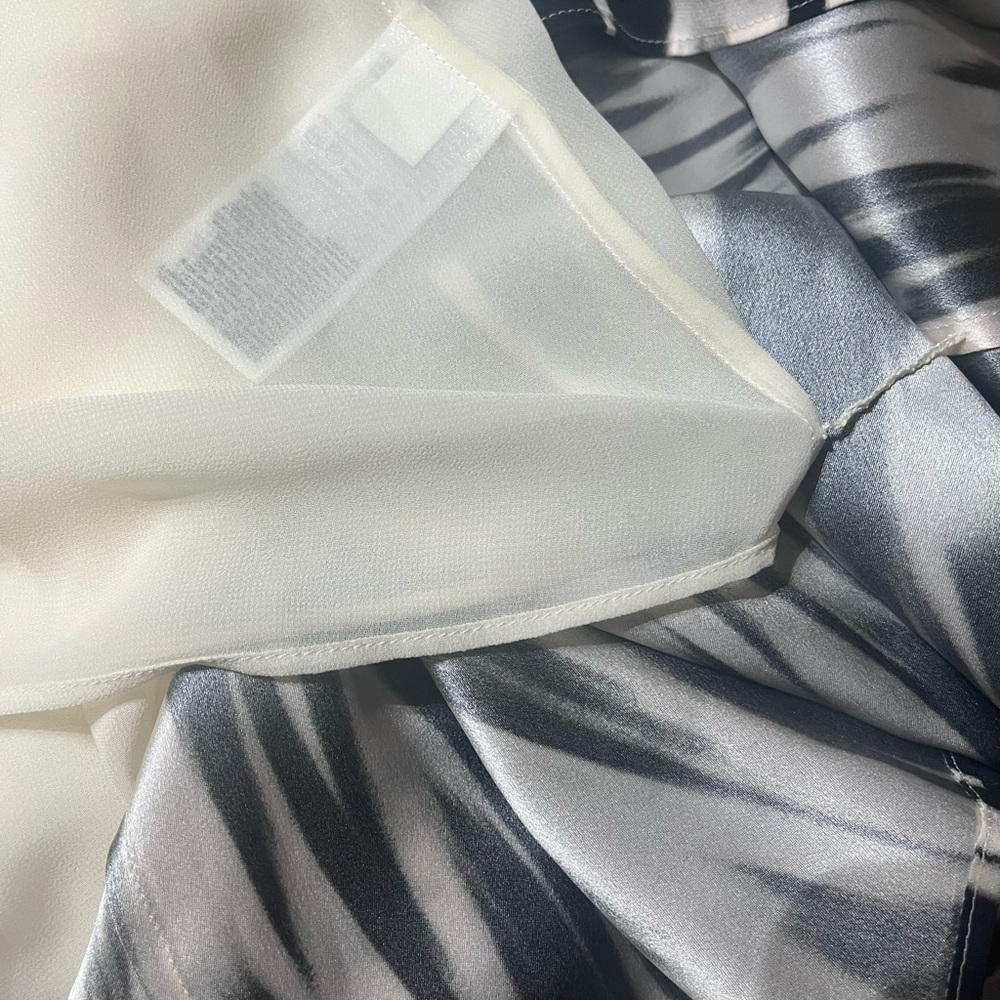 Banana Republic cascade silk dress - Picture 4 of 8